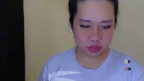 Snapshot of f3ckdollucy chatting on 10-11-25, 11:31 yanna online show from 10-11-25, 11:31