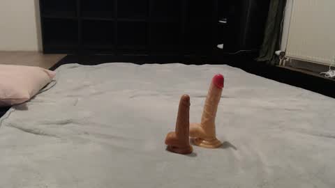 Snapshot of f707 chatting on 11-10-25, 08:08 Lisa online show from 11-10-25, 08:08