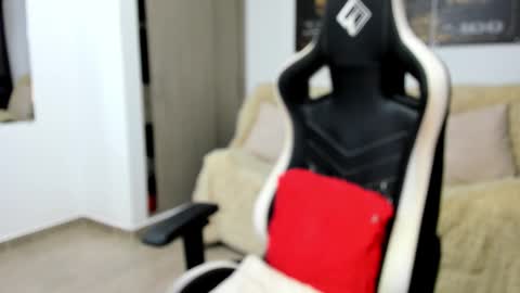 Snapshot of fabian_arango chatting on 02-25-26, 11:31 Fabian arango online show from 02-25-26, 11:31