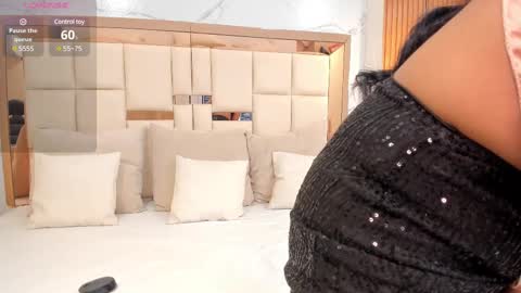 Snapshot of fabiana_rodriguez chatting on 02-20-25, 06:35 Fabi online show from 02-20-25, 06:35