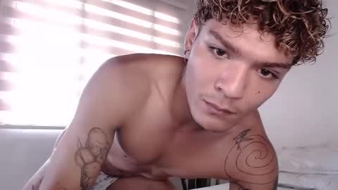 Snapshot of fabrizio_amery chatting on 12-29-24, 04:08 -  A N D E R online show from 12-29-24, 04:08