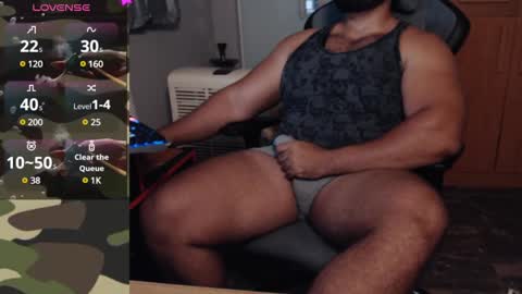 Snapshot of fabuloso13 chatting on 02-20-25, 01:25 Fabiano online show from 02-20-25, 01:25