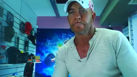 Snapshot of fabxxxl chatting on 11-12-25, 08:04 fabxxxl online show from 11-12-25, 08:04