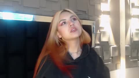 Snapshot of fabzy_fab chatting on 02-15-26, 11:30 fabzy online show from 02-15-26, 11:30