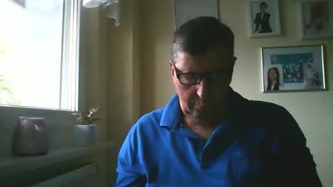 Snapshot of fairman022 chatting on 09-10-25, 01:33 fairman022 online show from 09-10-25, 01:33