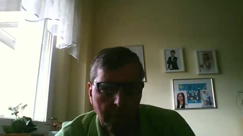 Snapshot of fairman022 chatting on 09-30-25, 12:21 fairman022 online show from 09-30-25, 12:21
