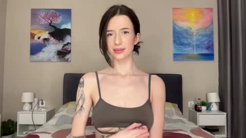 Snapshot of fairy_bloomix chatting on 02-15-25, 06:12 Bloom  online show from 02-15-25, 06:12