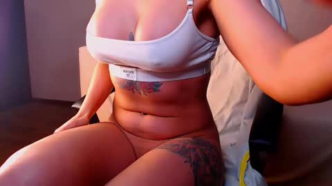 Elli  online show from 02-25-25, 08:30