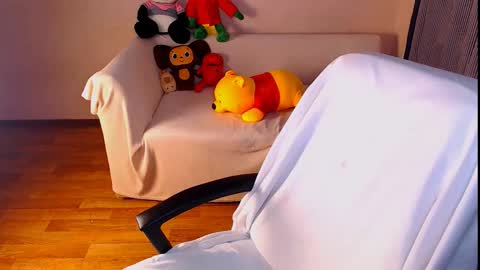 Elli  online show from 01-06-26, 09:50