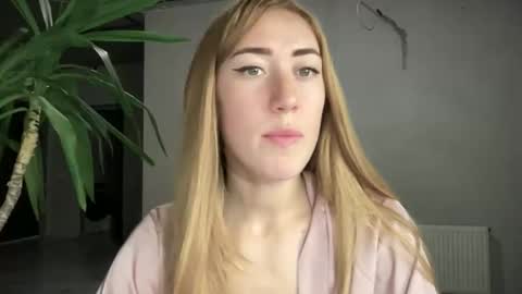 fairy_face online show from 09-13-25, 06:29