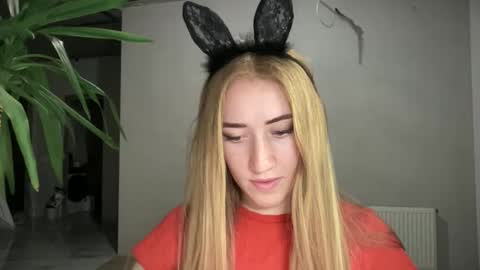 fairy_face online show from 09-22-25, 07:49