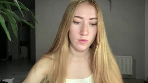 fairy_face online show from 10-05-25, 08:40