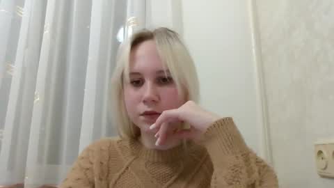 Snapshot of fairyfeller_ chatting on 10-04-25, 04:27 fairyfeller_ online show from 10-04-25, 04:27