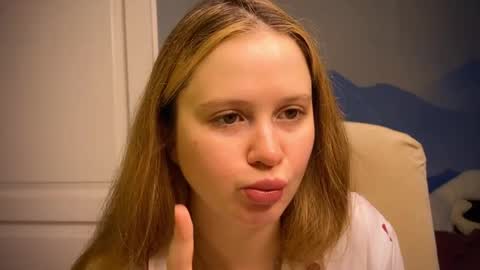 Ilona online show from 10-28-25, 07:45