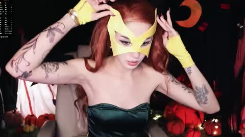 Snapshot of fairywhore chatting on 10-17-25, 04:26 Jackie Cosplayer online show from 10-17-25, 04:26