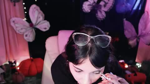 Snapshot of fairywhore chatting on 11-05-25, 09:48 Jackie Cosplayer online show from 11-05-25, 09:48