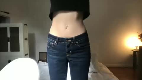 Snapshot of fakenshitsis chatting on 10-18-25, 06:52 Haydee online show from 10-18-25, 06:52