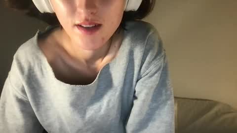 Snapshot of fakenshitsis chatting on 11-19-25, 03:28 Haydee online show from 11-19-25, 03:28