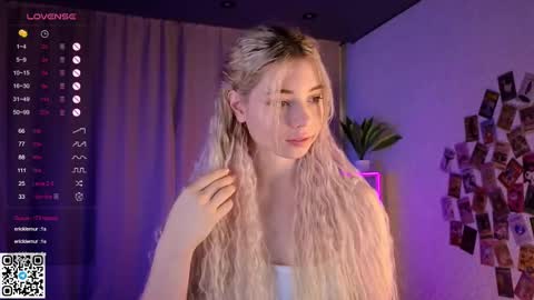 Emilia online show from 02-23-25, 04:17