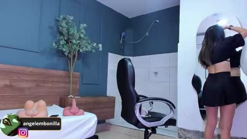 Megan    630  1330 -5 online show from 10-01-25, 11:49