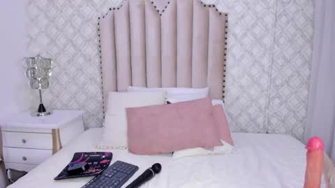 fallon_grey online show from 12-15-25, 08:24