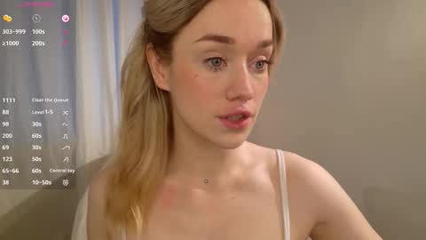 Snapshot of fancyamelia chatting on 10-25-25, 01:07 fancyamelia online show from 10-25-25, 01:07