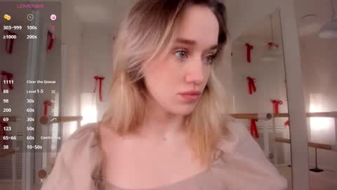 Snapshot of fancyamelia chatting on 12-20-25, 05:58 fancyamelia online show from 12-20-25, 05:58