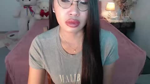 Layla online show from 12-27-24, 02:22