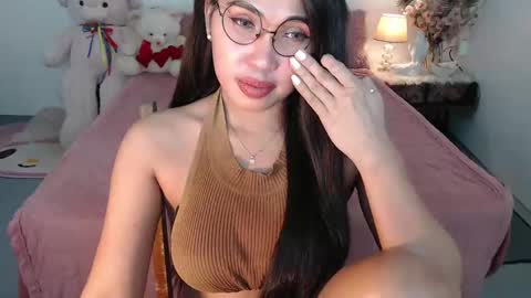Layla online show from 01-22-25, 01:42