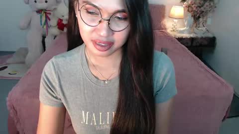Layla online show from 01-25-25, 04:57