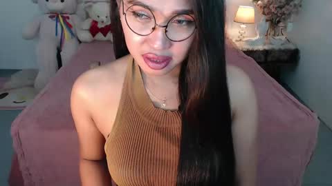Layla online show from 02-05-25, 04:14