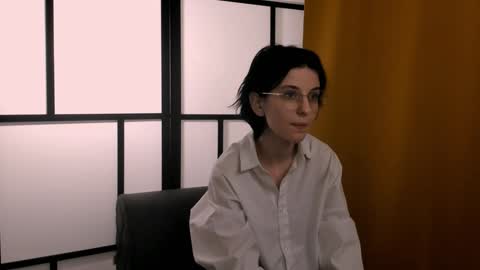 Mia online show from 12-02-24, 10:28