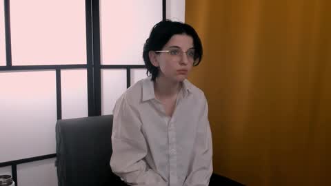 Mia online show from 12-02-24, 01:35