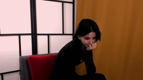 Mia online show from 12-03-24, 01:32