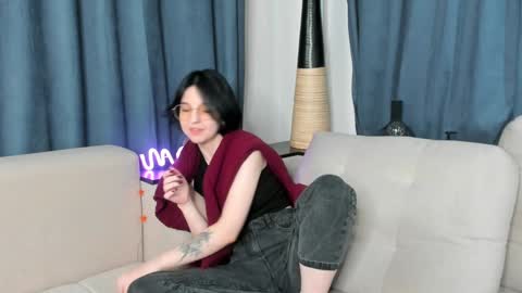 Mia online show from 12-12-24, 10:34