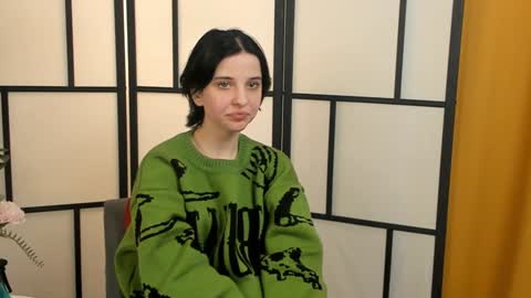 Mia online show from 12-23-24, 12:19