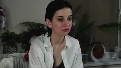 Mia online show from 12-27-24, 11:17