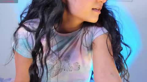 Snapshot of fantastic_asians2 chatting on 10-23-25, 09:35 Ale online show from 10-23-25, 09:35