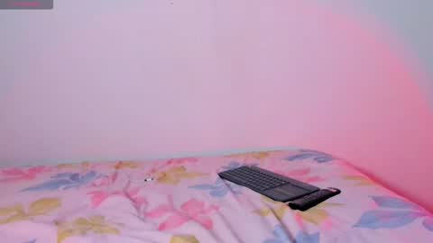 Snapshot of fantastic_asians2 chatting on 11-06-25, 08:21 Ale online show from 11-06-25, 08:21