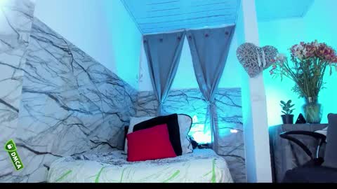 Snapshot of fantasy_33 chatting on 10-14-25, 02:40 fantasy online show from 10-14-25, 02:40