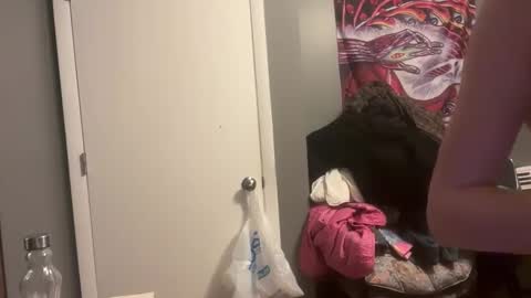 fantasycreampuff666 online show from 12-20-25, 06:20