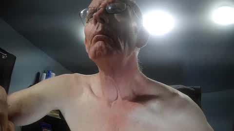 Snapshot of fantasyresort chatting on 10-08-25, 03:04 fantasyresort online show from 10-08-25, 03:04