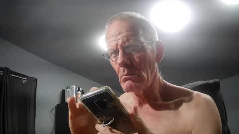 Snapshot of fantasyresort chatting on 10-14-25, 02:56 fantasyresort online show from 10-14-25, 02:56