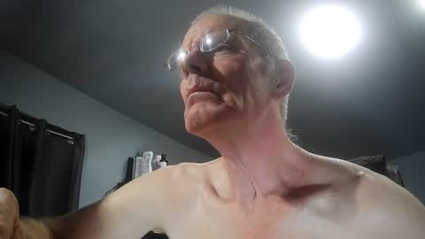 Snapshot of fantasyresort chatting on 10-19-25, 03:07 fantasyresort online show from 10-19-25, 03:07