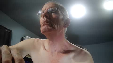 Snapshot of fantasyresort chatting on 10-26-25, 03:12 fantasyresort online show from 10-26-25, 03:12