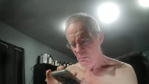 Snapshot of fantasyresort chatting on 10-27-25, 02:59 fantasyresort online show from 10-27-25, 02:59