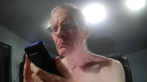 Snapshot of fantasyresort chatting on 11-03-25, 04:03 fantasyresort online show from 11-03-25, 04:03