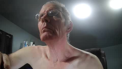 Snapshot of fantasyresort chatting on 11-15-25, 04:32 fantasyresort online show from 11-15-25, 04:32