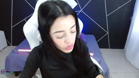 Snapshot of farichell chatting on 01-06-25, 08:39 fari online show from 01-06-25, 08:39