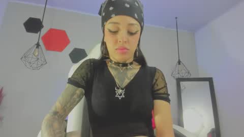 Snapshot of farichell chatting on 10-03-25, 10:29 fari online show from 10-03-25, 10:29